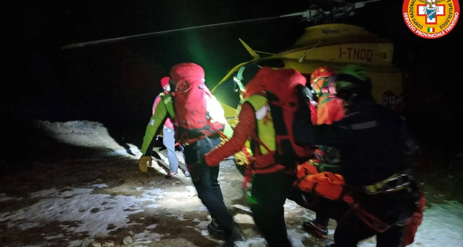 Complesso intervento di soccorso nel gruppo del Catinaccio: recuperati due escursionisti scivolati per 25 metri