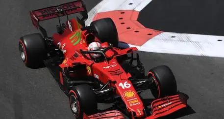 Gp Azerbaigian, strepitosa pole del ferrarista Leclerc