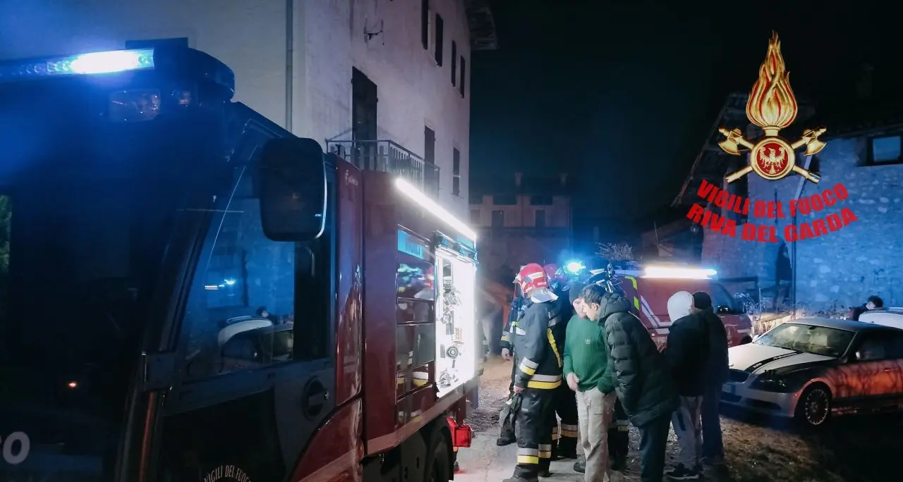 Principio d’incendio nella cucina di una palazzina di Villa del Monte: in azione i vigili del fuoco del posto e quelli di Riva