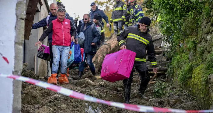 Allerta gialla a Casamicciola: al via l'evacuazione di 1.100 persone
