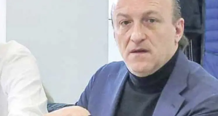 Settimane complesse per la politica dorata, la “lista Fravezzi” sparisce dal Consiglio