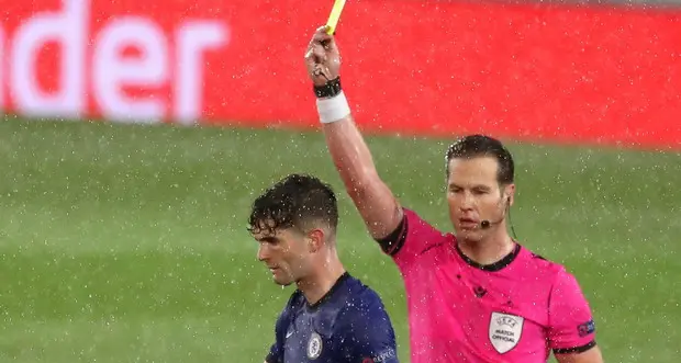 Makkelie arbitro Italia-Turchia, in squadra anche Frappart