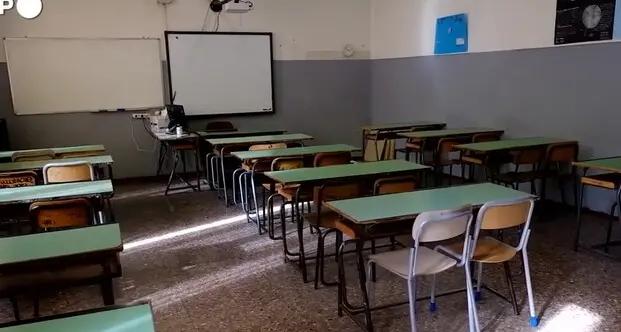 Concorso Ata, esplode il caso dei precari storici. Degasperi: “Vent’anni di servizio ignorati”