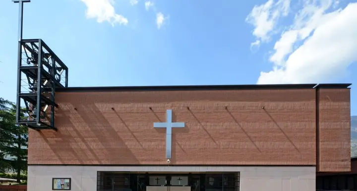 I frati francescani vanno via? La parrocchia di Sacco San Giorgio è a rischio, fedeli in allarme