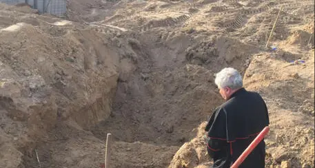 Spari in Ucraina contro il convoglio dell’elemosiniere del Papa: lui è salvo