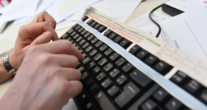 Il blackout informatico della Provincia dovuto a un grave problema sull’impianto elettrico. «Ora tutto risolto», ma i siti sono ancora irraggiungibili
