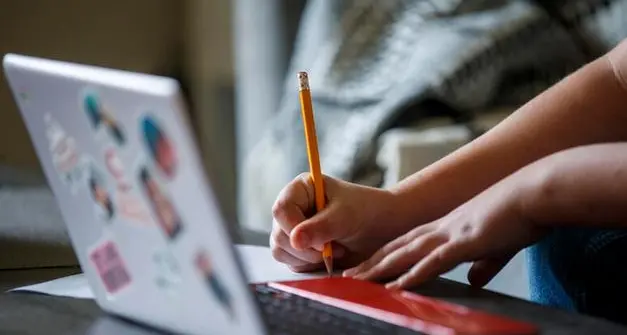 Compiti, nessuno resta indietro: il progetto dei genitori dei bimbi che frequentano la scuola primaria De Gasperi