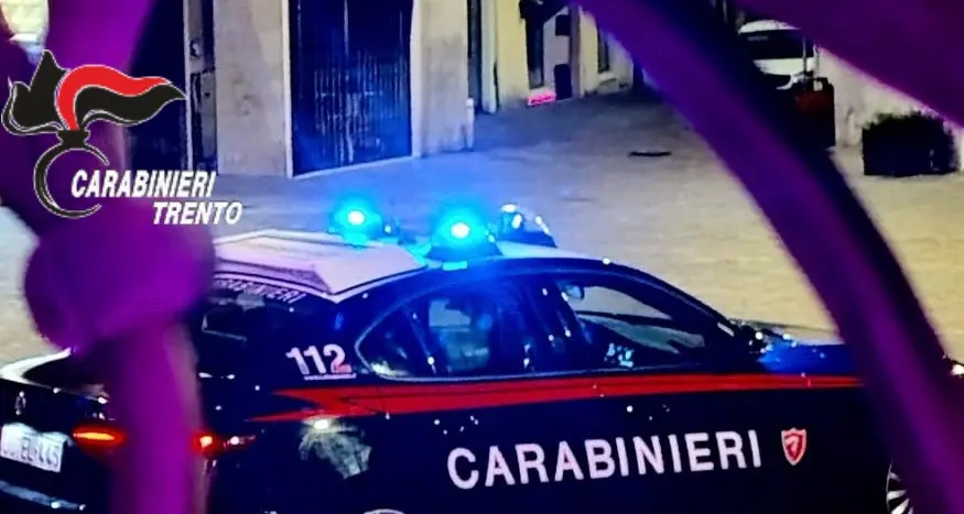 Alta Valsugana, si presenta dall’ex e lo aggredisce: arrestata
