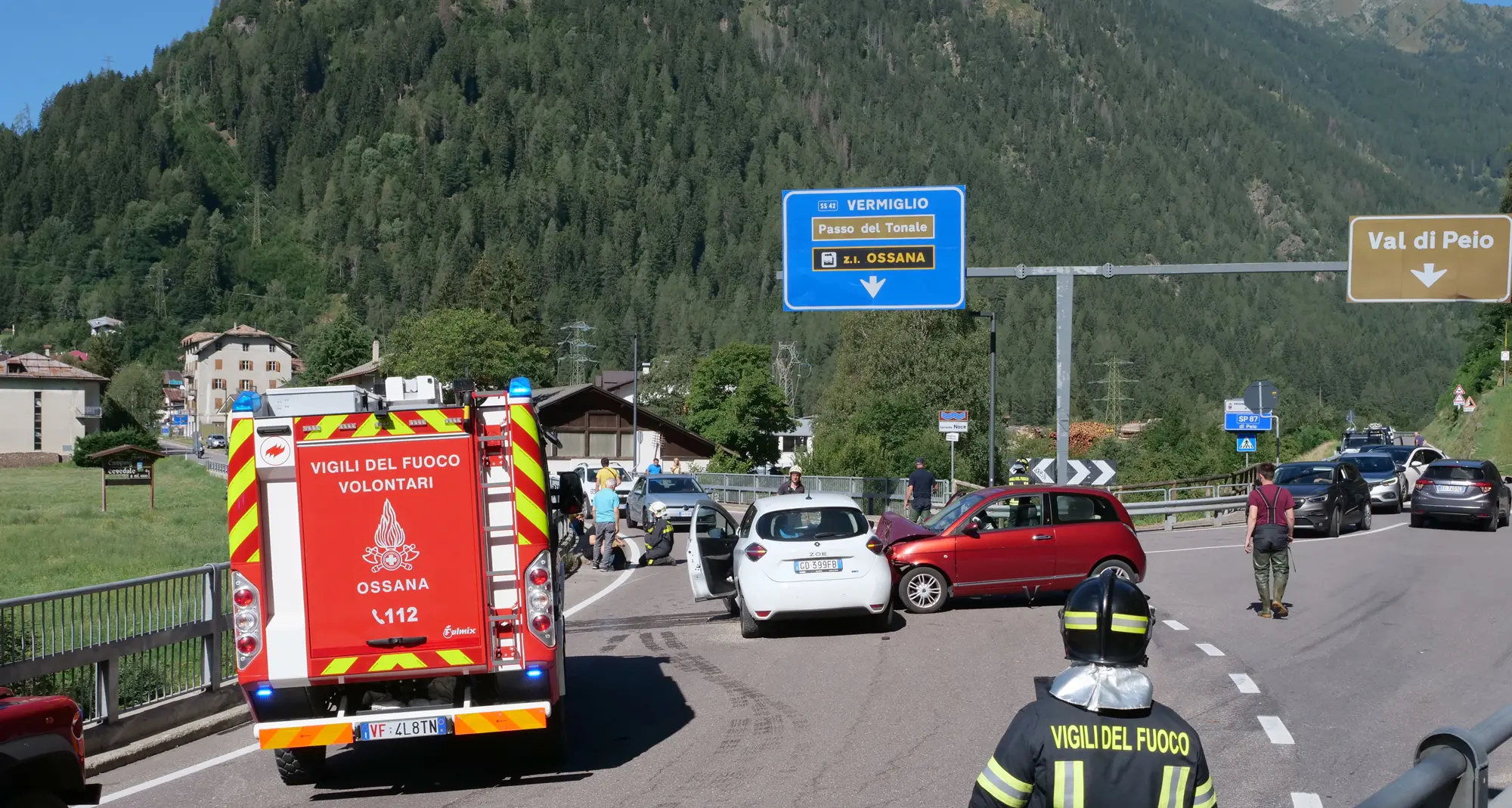 Incidente al bivio di Fucine di Ossana, cinque feriti, coinvolte tre autovetture