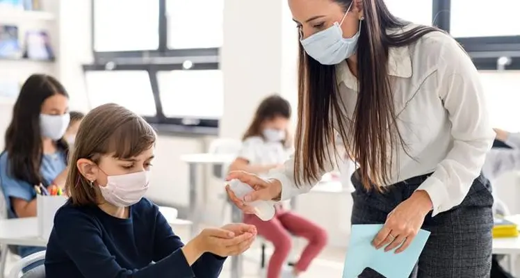 Garante dei minori: “Troppo rigide per alunni e genitori le misure anticontagio adottate nelle scuole”