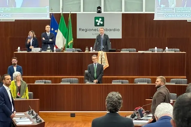 Insultata dopo la chemio, al Pirellone foulard sui banchi della presidenza