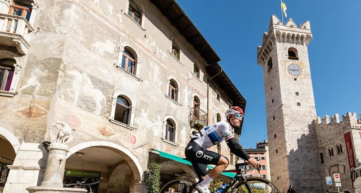 Mercato spostato, trattori della vendemmia in tangenziale, strade chiuse e parcheggi off-limits: a Trento arrivano gli Europei di ciclismo