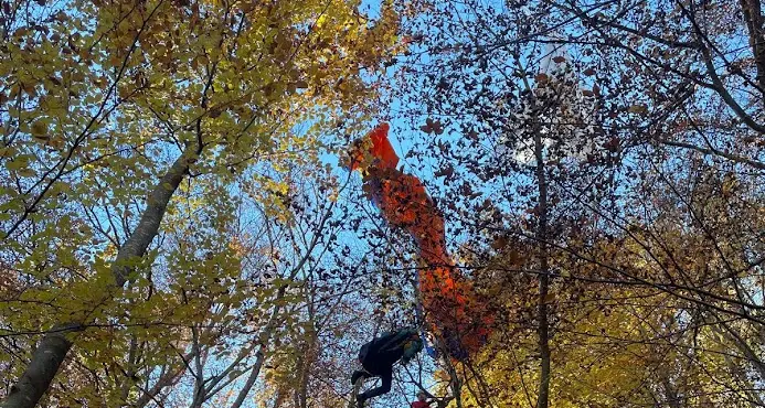 Vetriolo, sbaglia il decollo con il parapendio e finisce in un canale: ferito un 54enne altoatesino