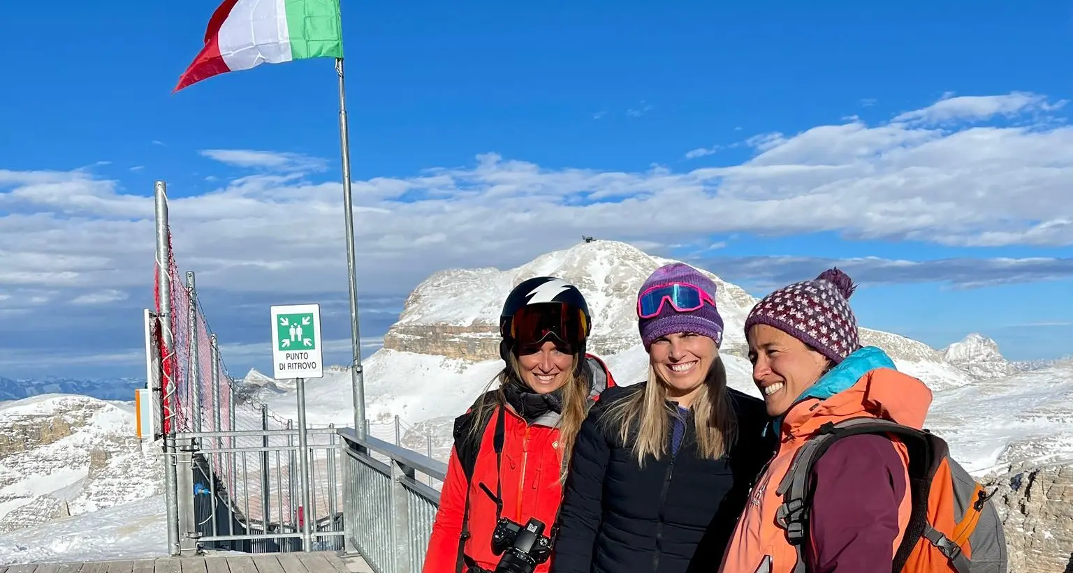 Trenta chilometri sugli sci in un giorno: la nuova impresa delle Donne di montagna