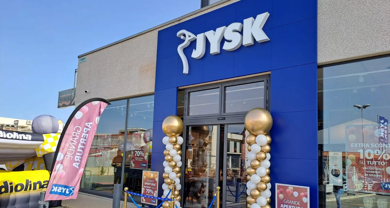 Jysk riapre lo store di Arco con un nuovo look