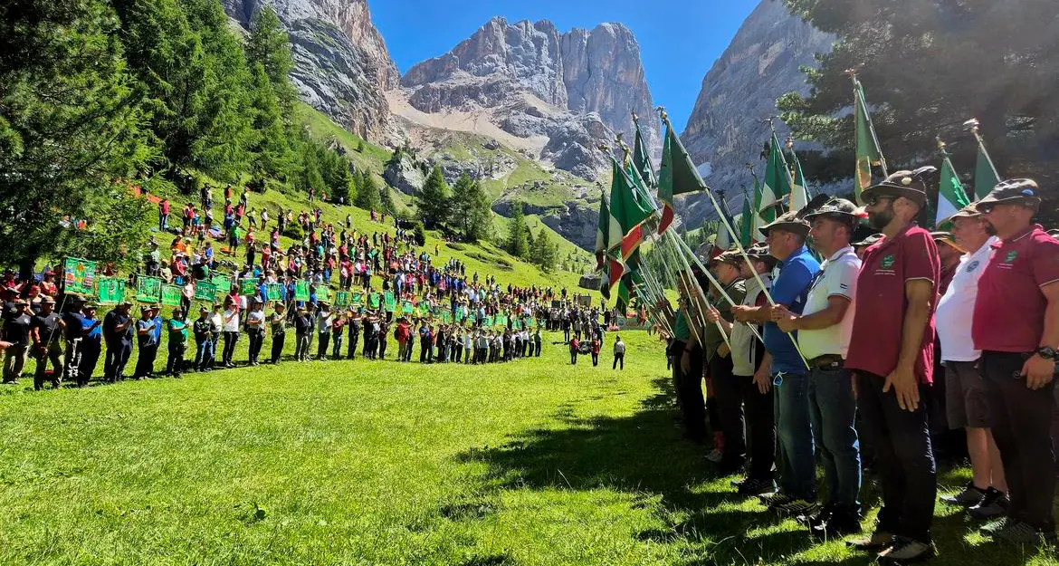 Contrin, 42esimo Raduno Nazionale degli Alpini: “Chiediamo un servizio militare obbligatorio”