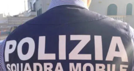 Uccide moglie a Rimini e ferisce la figlia di 13 anni che la difende