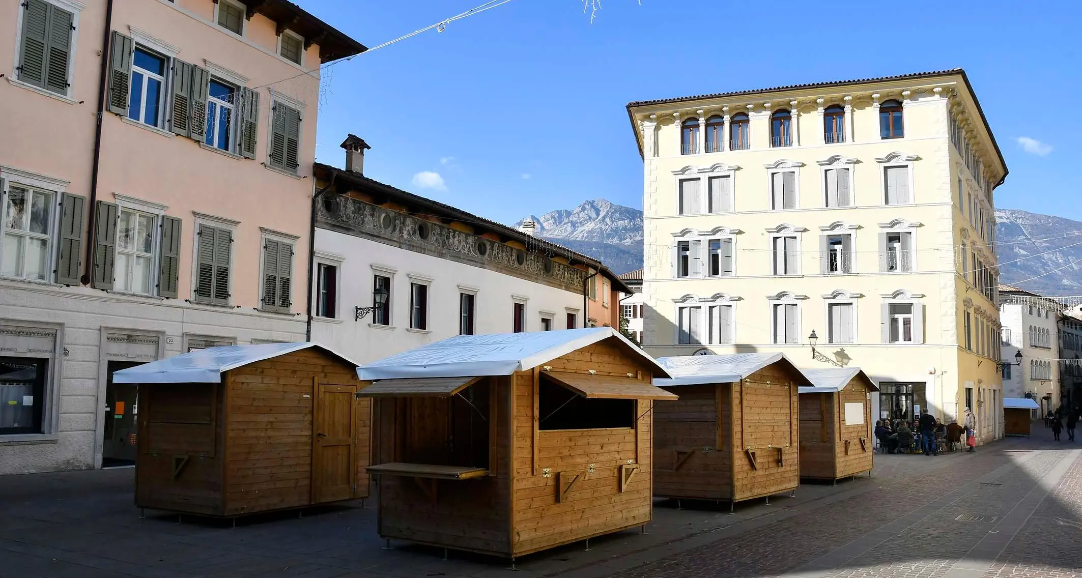 Il Natale di Rovereto? Un successo, oppure anche no: divampa la polemica sul Mercatino e sui turisti
