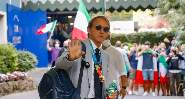 Mancini è il nuovo allenatore dell’Arabia: guadagnerà 25 milioni netti all’anno