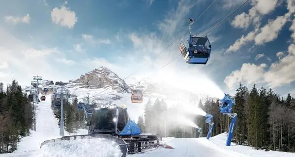 Sabato apre la pista sciistica di Cortina, innevamento riuscito