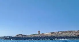 L’artista Tanja Boukal torna con un inedito progetto: attraverso la sua arte ci racconta l’anima di Lampedusa