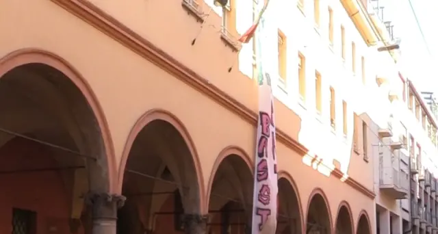 Morto durante stage: a Bologna occupato liceo, 'solidarietà'