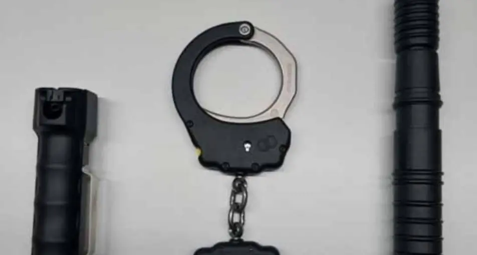 La Polizia locale Anaunia si \"arma\": arrivano spray e manganelli