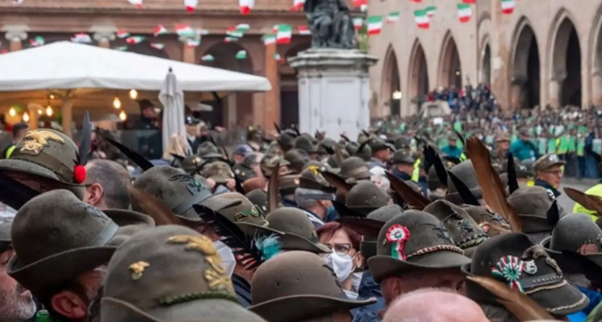 Alpini, una campagna d'ascolto per le donne vittime di molestie. Ana: «serve un cambiamento culturale»