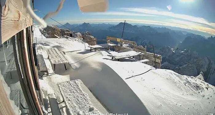 Sul versante veneto della Marmolada sono tornati gli sciatori