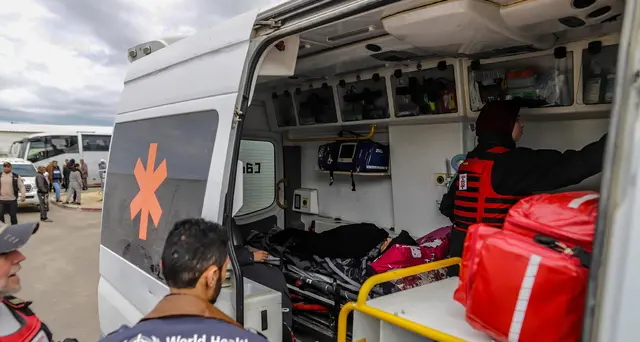 Al Jazeera: Israele attacca centro aiuti a Rafah, 22 morti