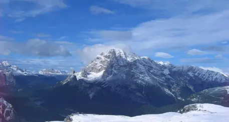 Valanga sul Monte Cristallo: 35enne estratto vivo sotto la neve. Incolumi gli otto del gruppo