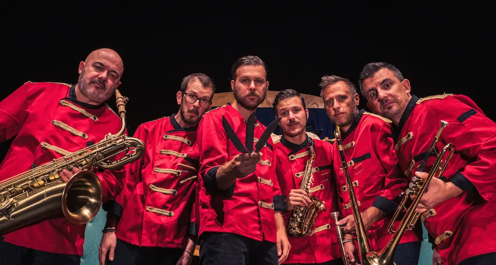 Musica dal vivo, a Trento arriva la Banda Storta: tra Fellini e il circo, atmosfere uniche