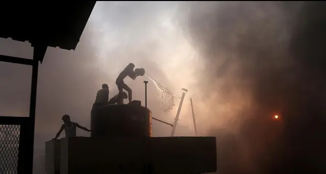 India: incendio in un hotel di Calcutta, almeno 15 morti