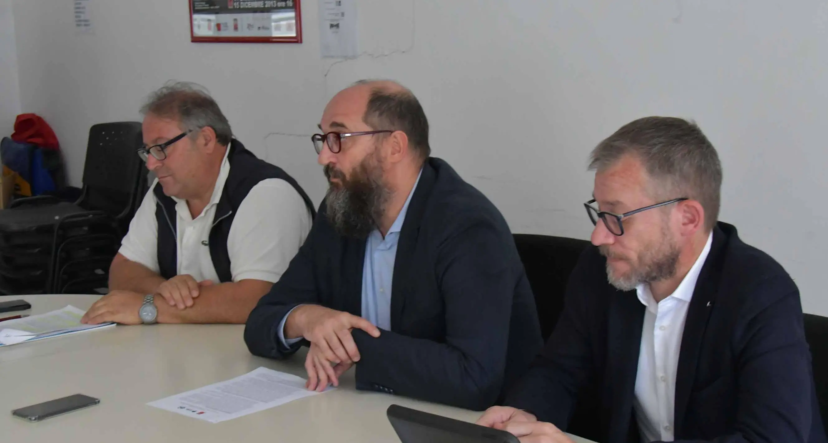 La giunta presenta la legge di stabilità, critiche dei sindacati: «Solo briciole ai lavoratori»