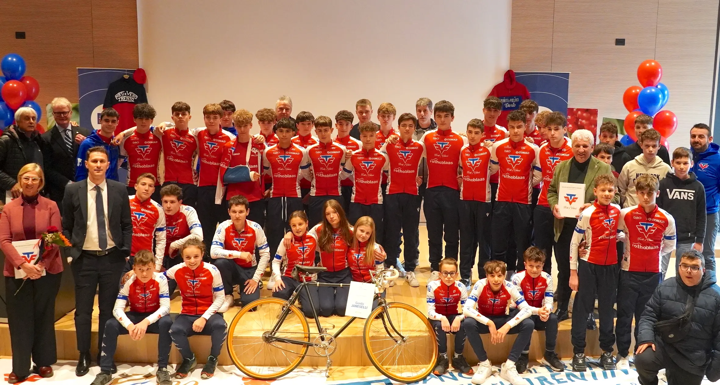 Forti e Veloci in festa per i 100 anni di attività: una grande festa e un libro per lo storico anniversario