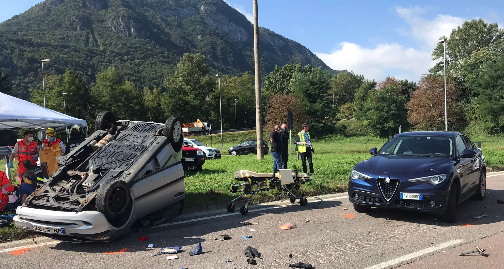 Lo spaventoso incidente di ieri al Ciré: così l’anziano di 81 anni è entrato sulla Valsugana in contromano e ha centrato l’auto di due turisti