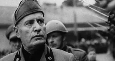 Pomarolo: “Va subito tolta la cittadinanza onoraria a Benito Mussolini”