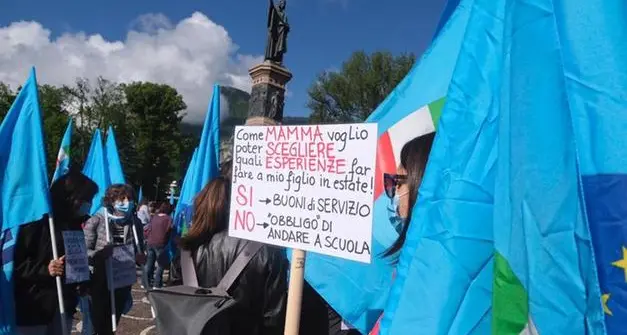Scuole per l’infanzia aperte a luglio, domani si sciopera: le insegnanti continuano la loro protesta