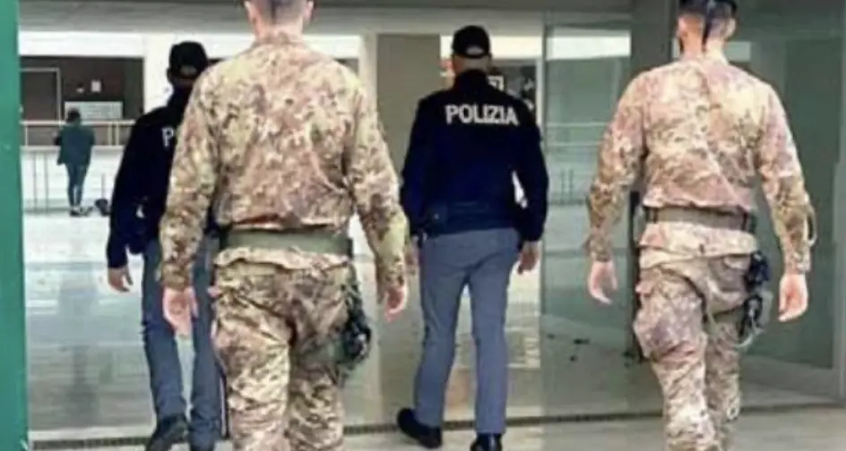Militari in città, a rischio il progetto, il ministro Crosetto: “Esercito per la difesa”