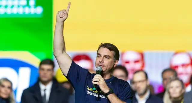 Brasile: Flávio Bolsonaro denuncia Lula alla Corte Suprema