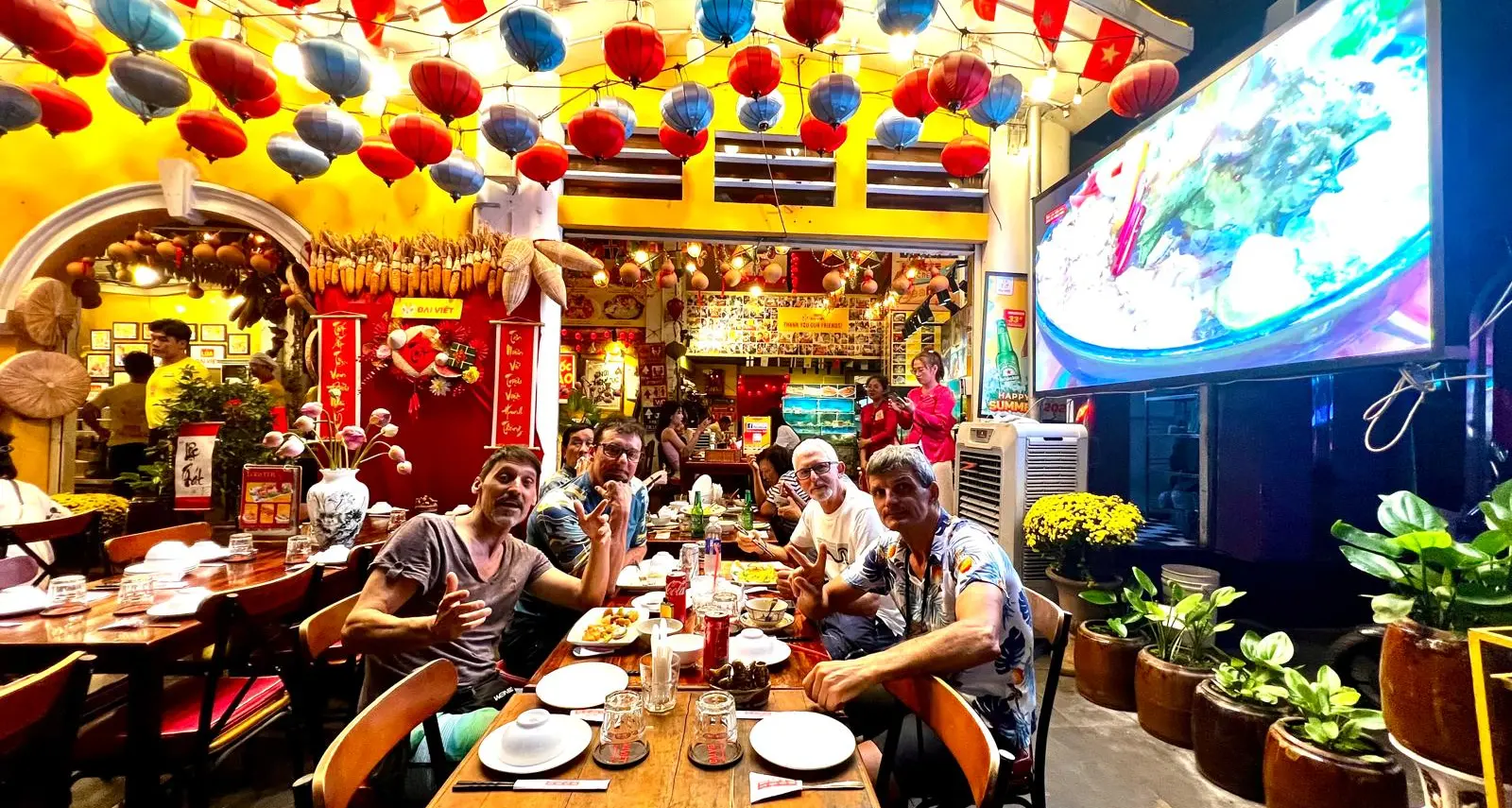Da Hanoi a Saigon: cinque amici in bici / 4