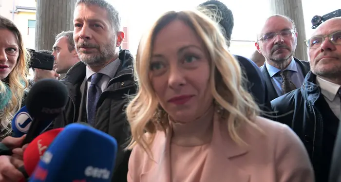 Dossieraggio, la premier Meloni: «Gravissimo che funzionari dello Stato violino la legge a loro piacimento. Sono metodi da regime»