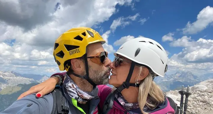 Marmolada: lei sopravvissuta, lui è morto, la moglie scrive al marito «Ti amo per sempre»
