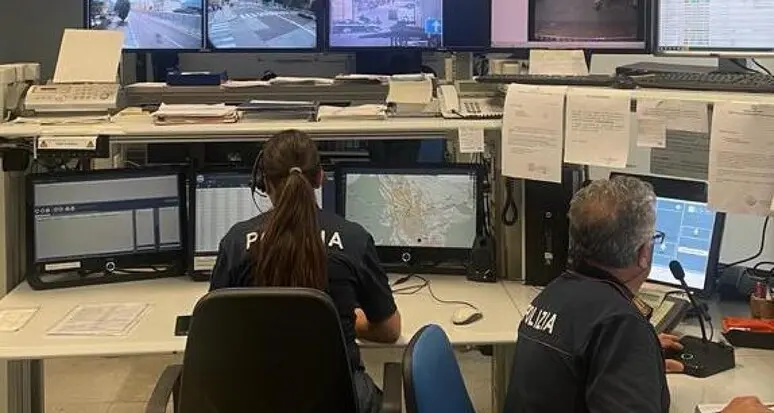 Tenta la truffa telematica con un \"post\". Ma lo pubblica sulla pagina Facebook della Questura di Trento