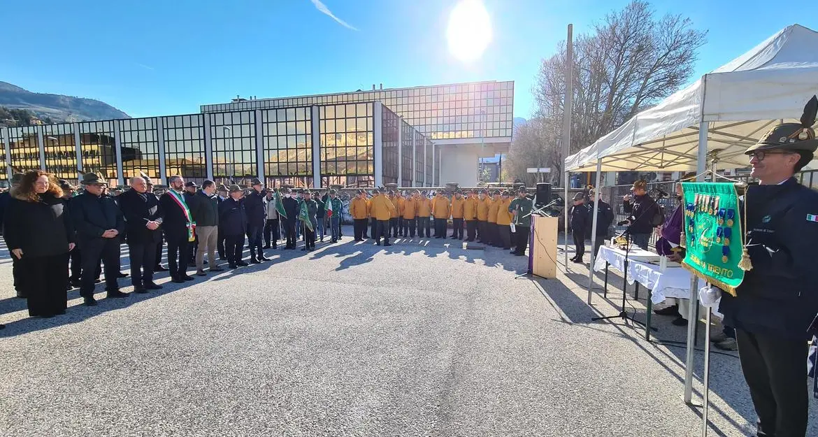 Gli alpini trentini in assemblea, finalmente «in presenza» dopo due anni di pandemia
