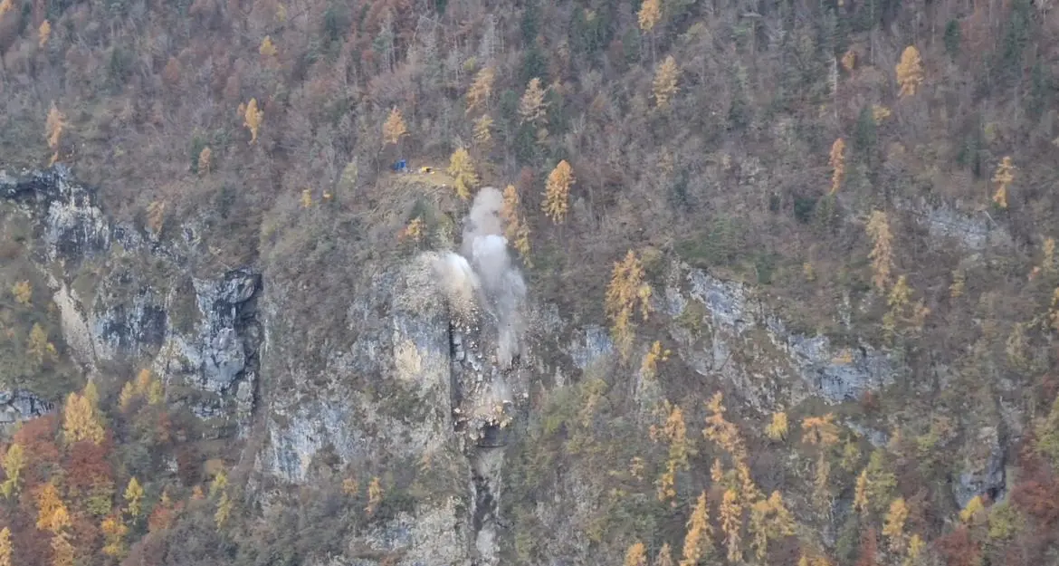 Folgaria, “polverizzati” i 2.000 metri cubi di roccia che minacciavano la strada