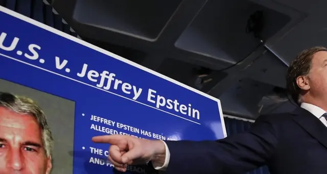 Epstein: ex agente top model si impicca in cella a Parigi