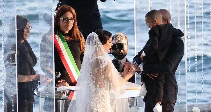 Marcell Jacobs ha detto sì alla sua Nicole: grande festa sul lago di Garda