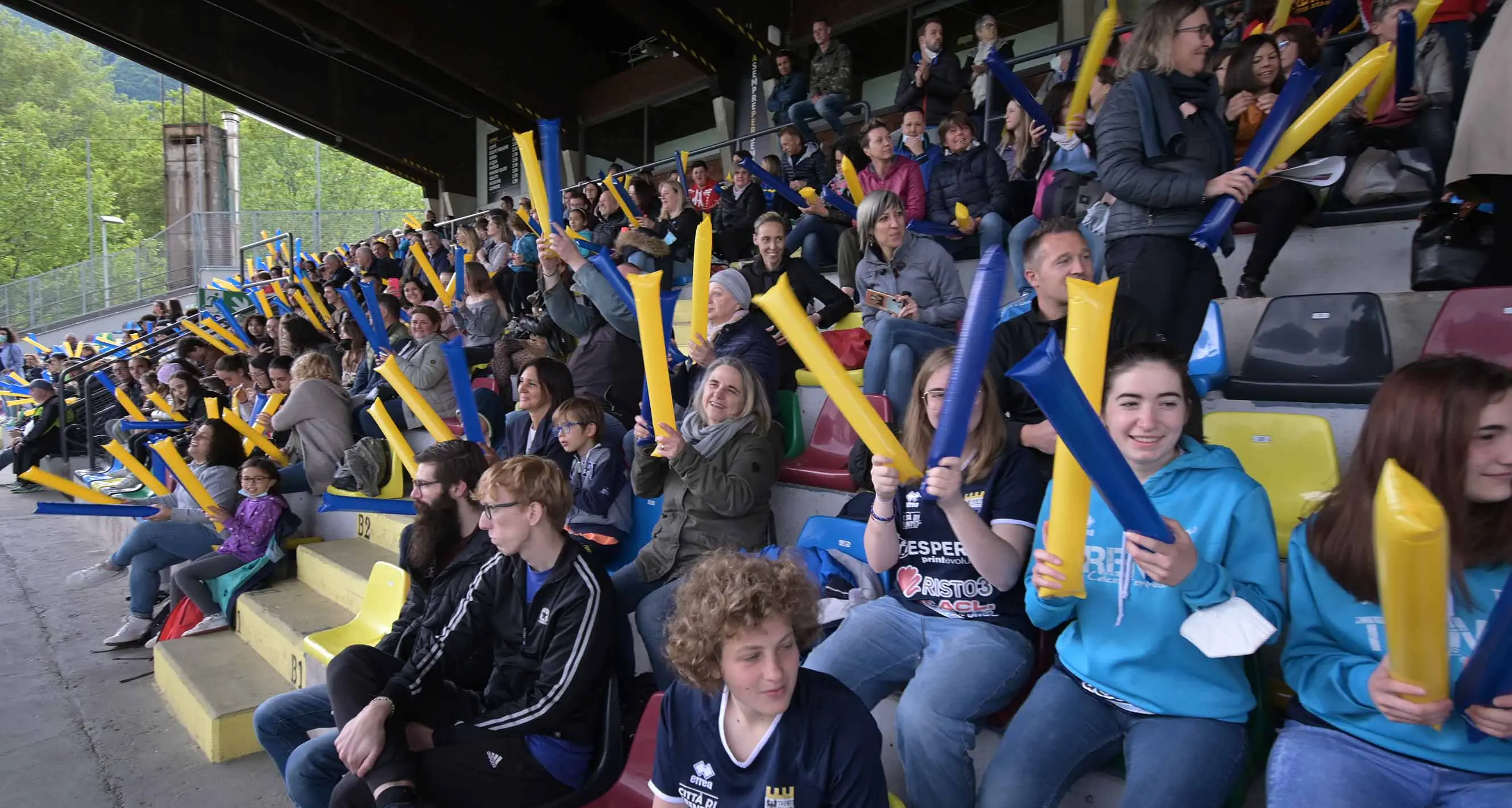 Prima la grande festa per tutto il mondo del calcio femminile provinciale, poi il Trento batte l’Oristano