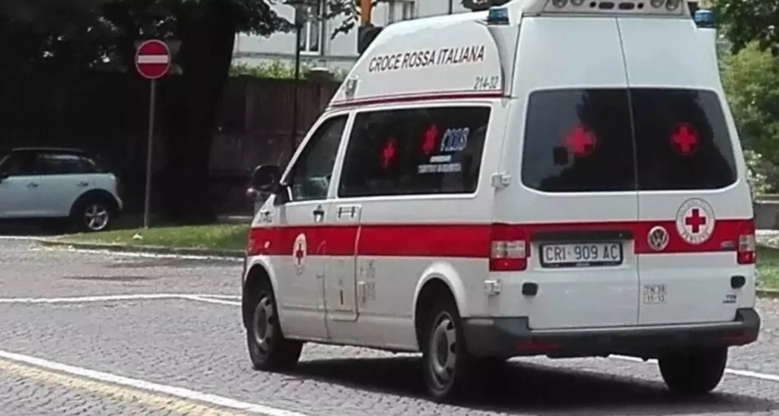 Medico generico circoncide oltre 40 bimbi a Trento: arrestato dai carabinieri